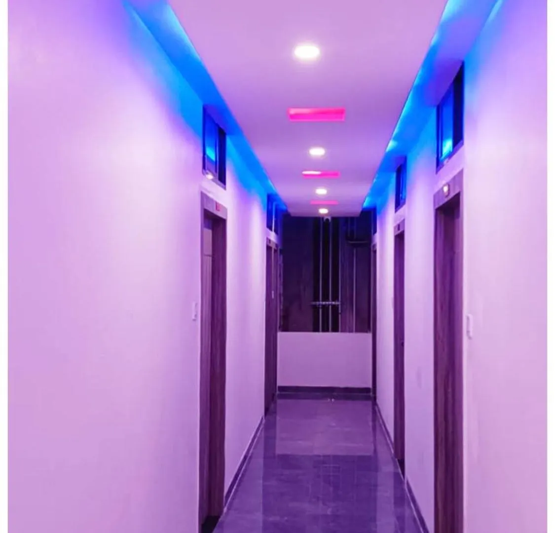 Hotel Kashi Inn Rajghat Near Kashi Vishwanath Temple & Ganga Ghat--Fully Air Conditioning Room-Freewi-Fi-Parking-Lift -Room Service- Best Hotel In Varanasi Homestay