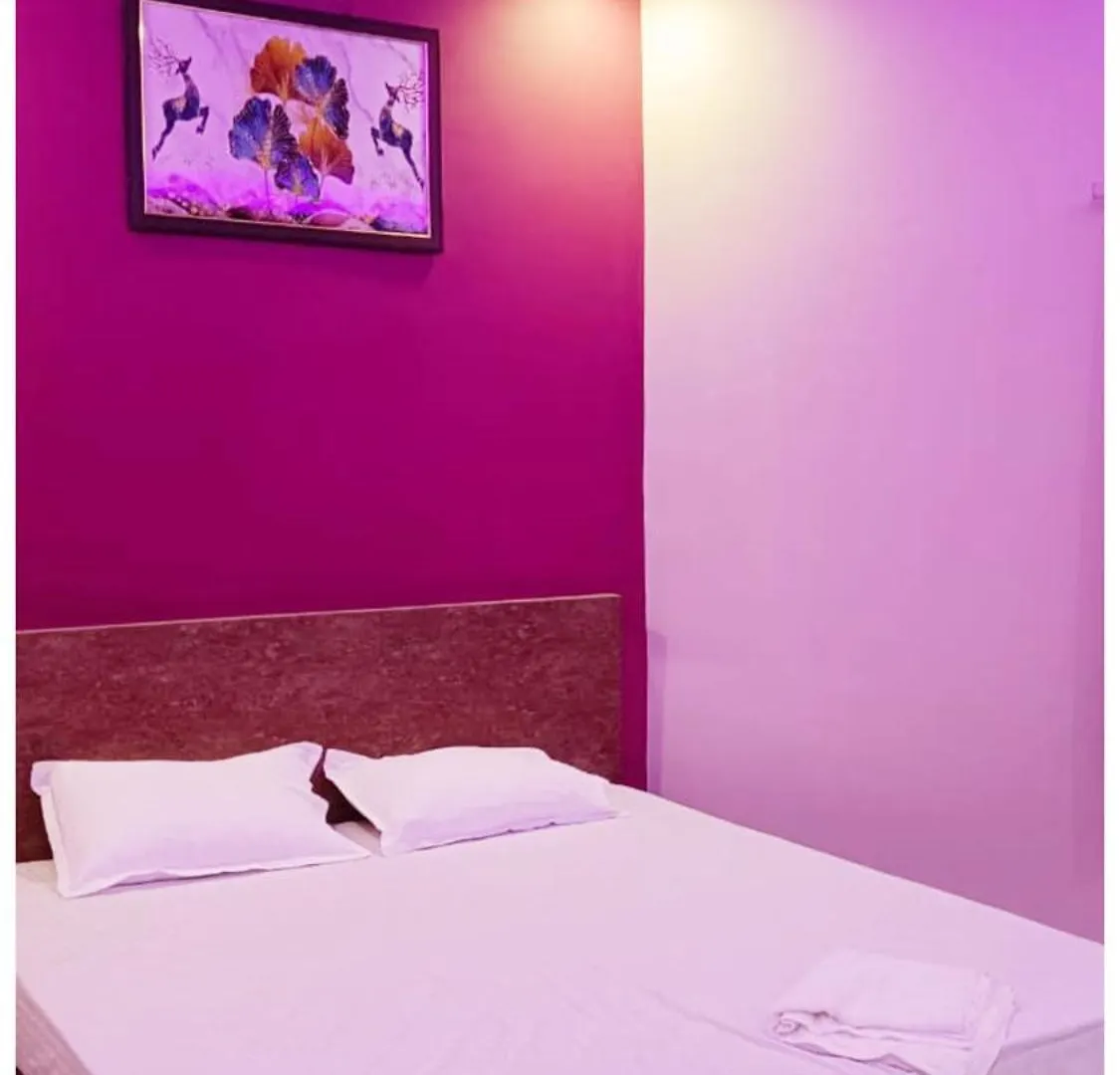 Hotel Kashi Inn Rajghat Near Kashi Vishwanath Temple & Ganga Ghat--Fully Air Conditioning Room-Freewi-Fi-Parking-Lift -Room Service- Best Hotel In Varanasi India