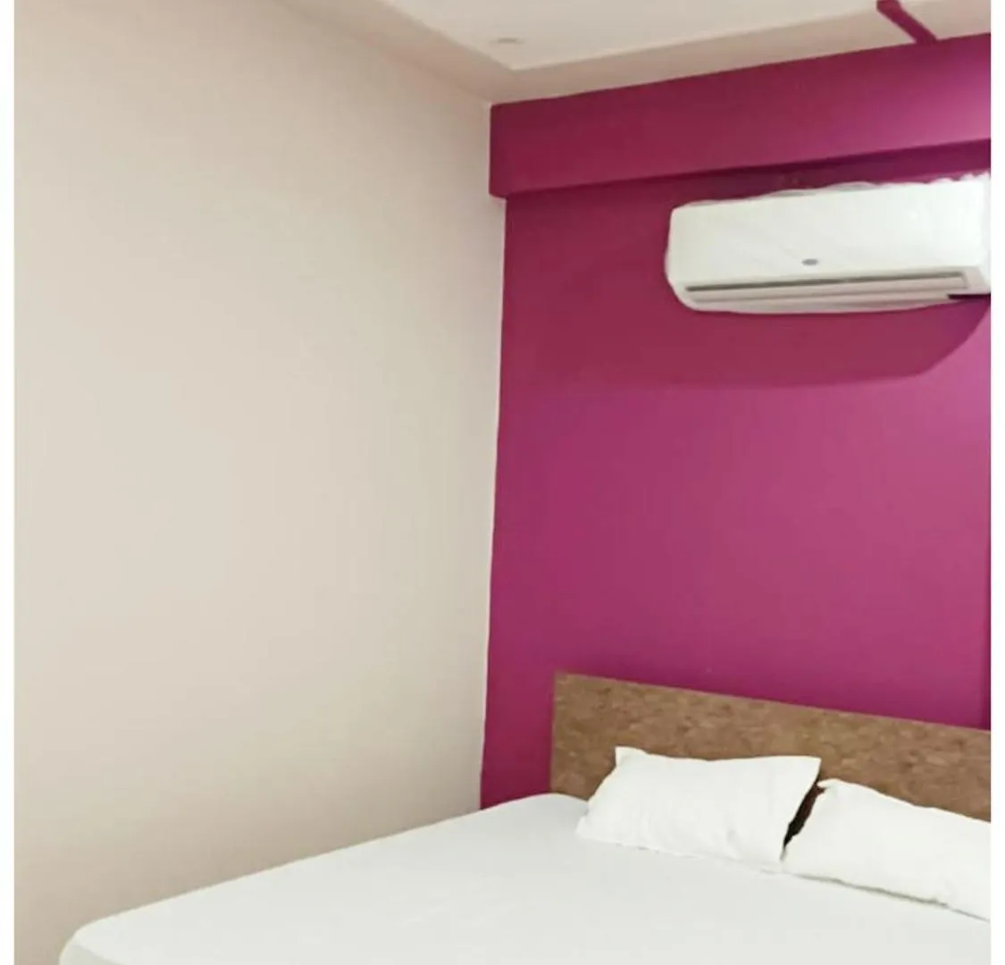 Hotel Kashi Inn Rajghat Near Kashi Vishwanath Temple & Ganga Ghat--Fully Air Conditioning Room-Freewi-Fi-Parking-Lift -Room Service- Best Hotel In Varanasi Homestay